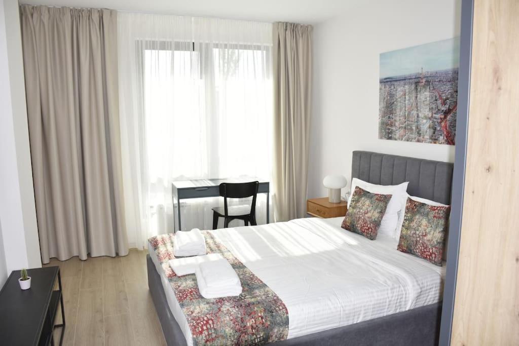 Tokiyo: A Lovely City Center 2 Bedrooms Apartment With Private Parking София Екстериор снимка