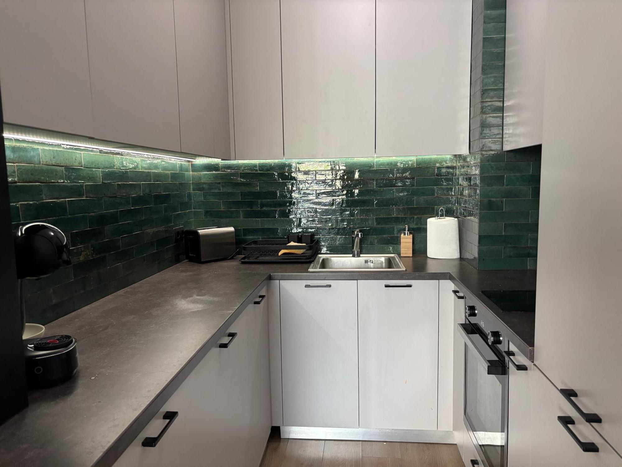 Tokiyo: A Lovely City Center 2 Bedrooms Apartment With Private Parking София Екстериор снимка