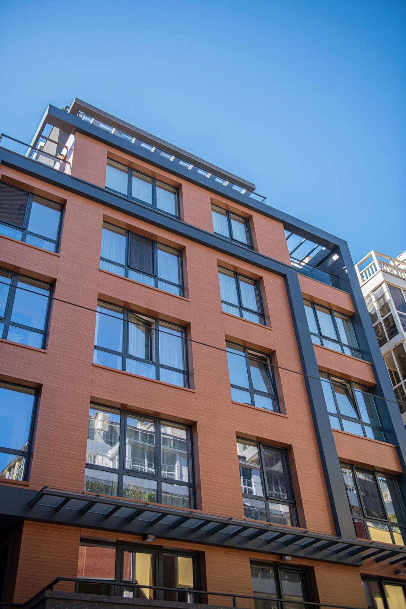 Tokiyo: A Lovely City Center 2 Bedrooms Apartment With Private Parking София Екстериор снимка